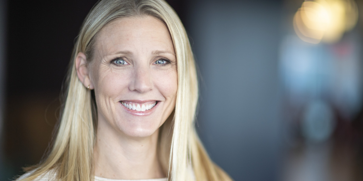 Head shot of Julie Cordua